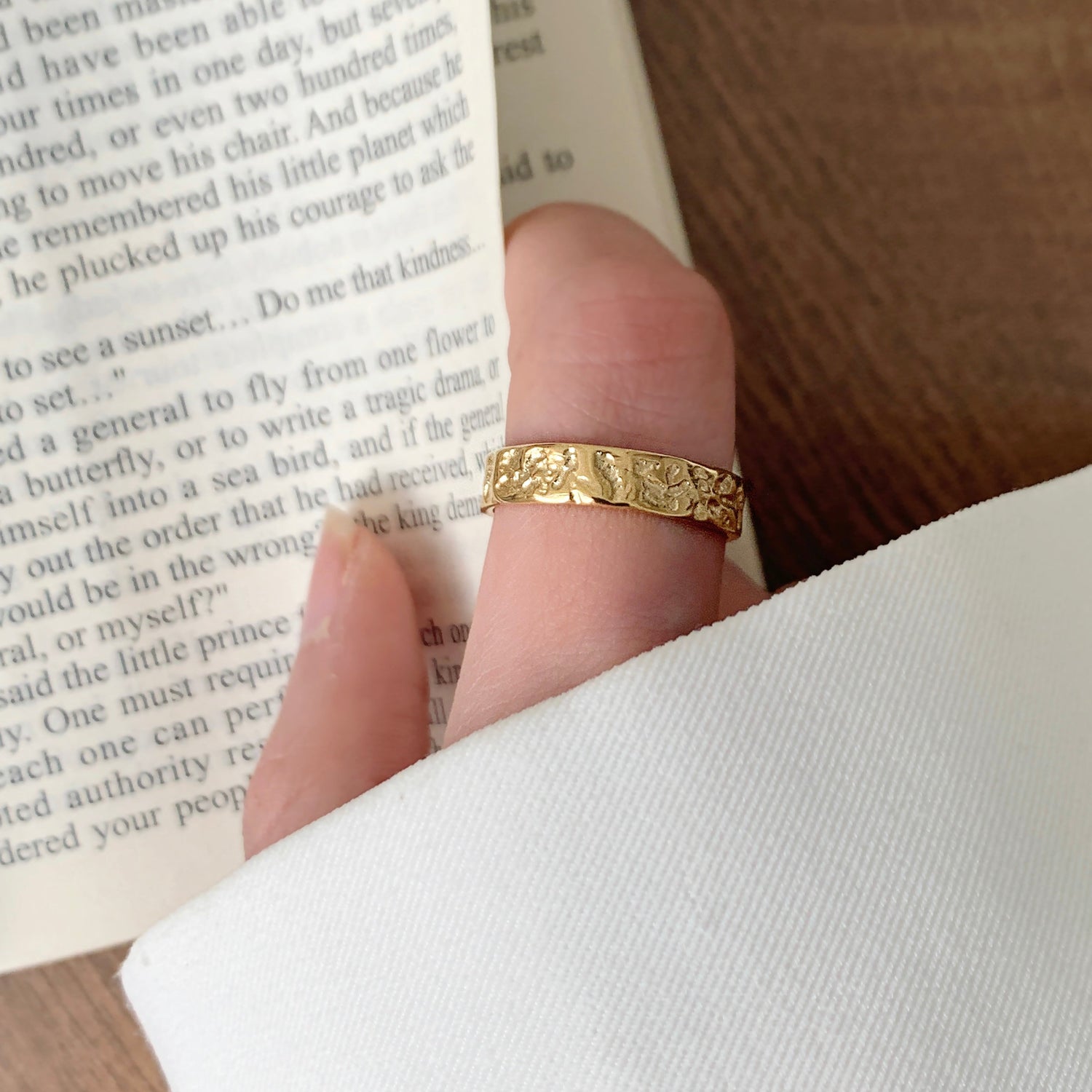 Sunlit Imprint | Hammered Band