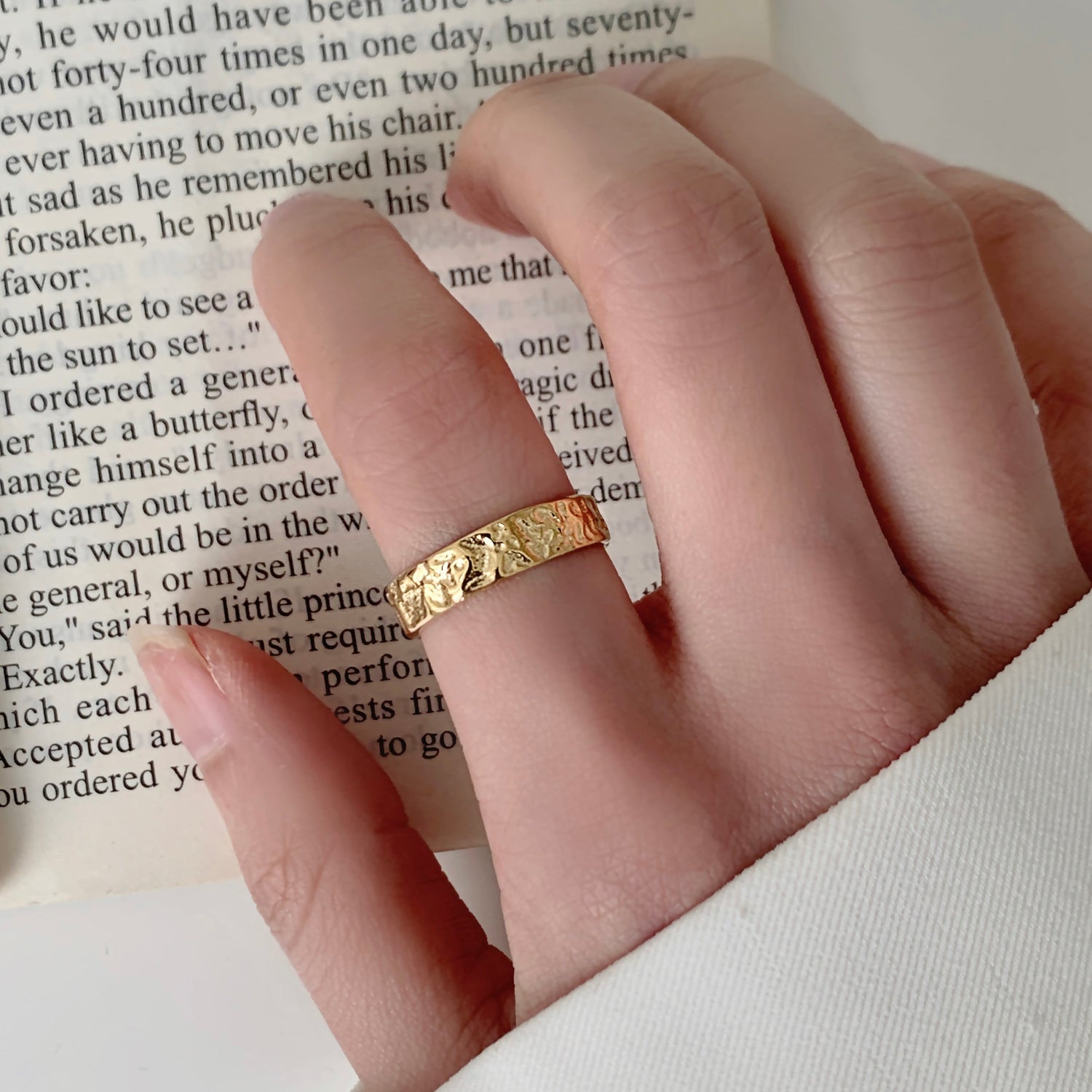 Sunlit Imprint | Hammered Band