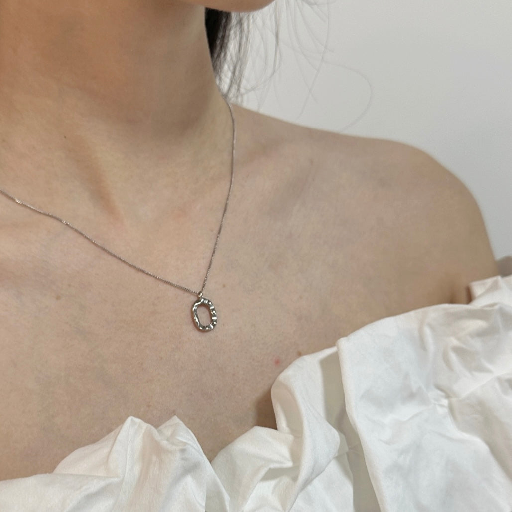 Oval Doughnut Pendant Necklace