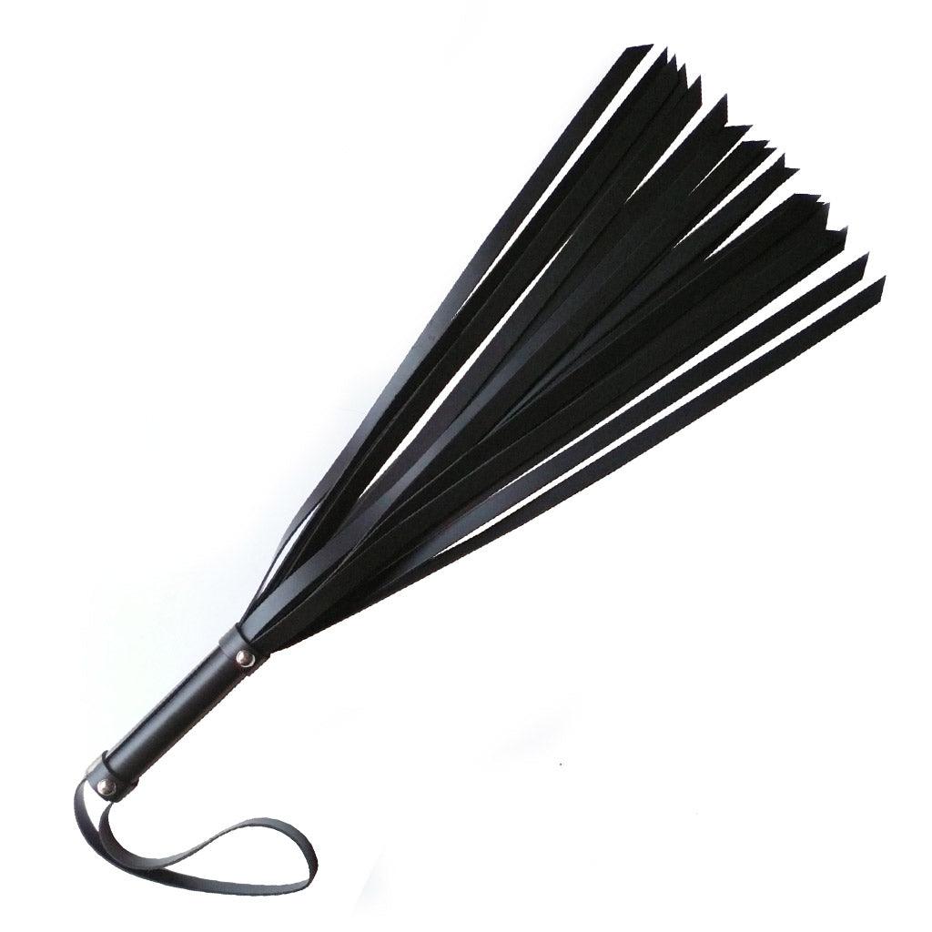 SIGN 18" Basic Leather Flogger — Black