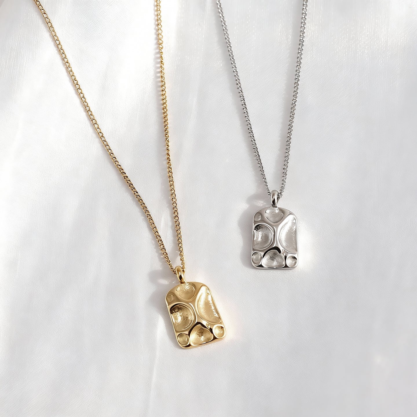 Textured Medallion Pendant Necklace