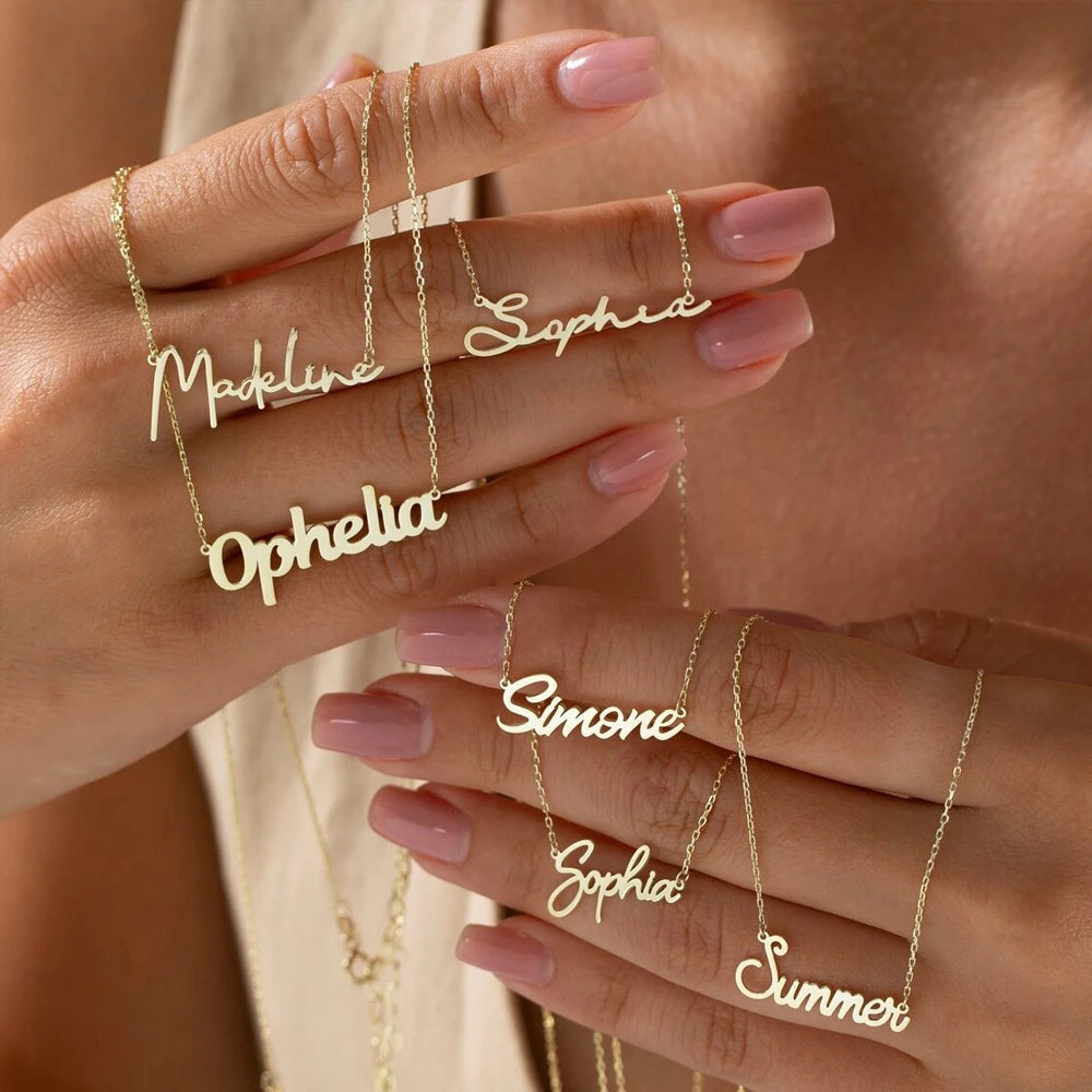 Made To Hold What Matters｜Signature Name Necklace