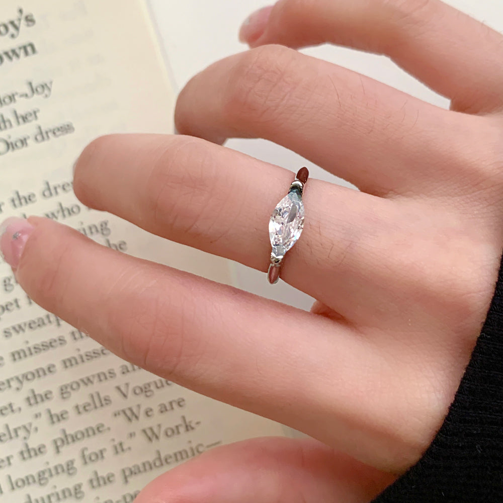 Inner Compass | Marquise Woven Ring