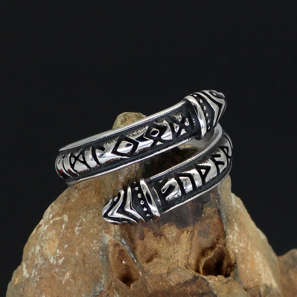 Open runic ring