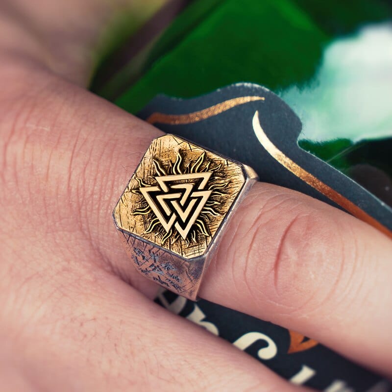 Viking Ring in 925 Sterling Silver - The Solar Valknut