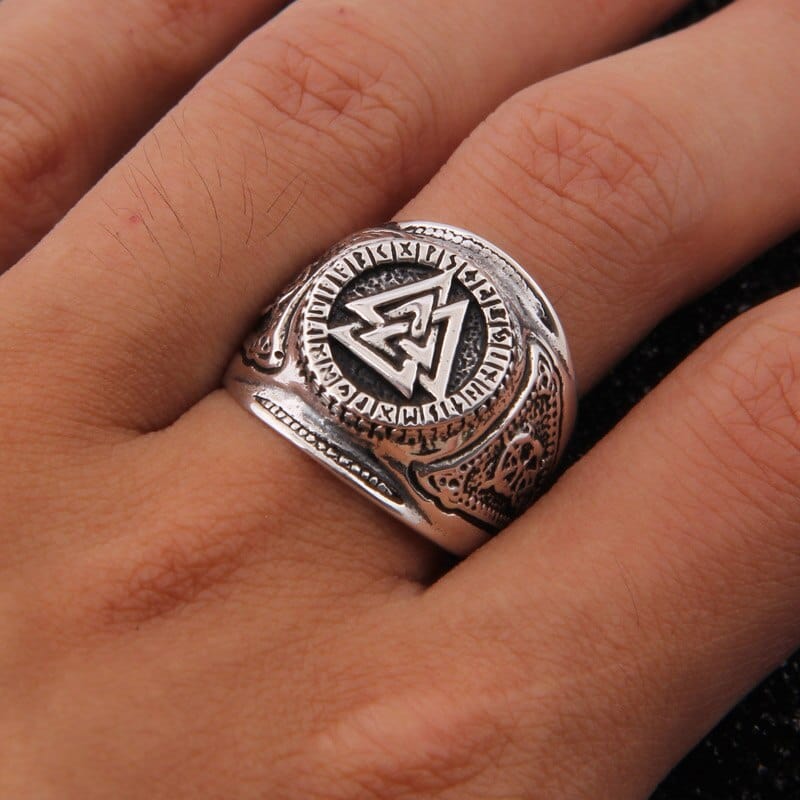 Viking Ring in 925 Sterling Silver - Power of the Valknut