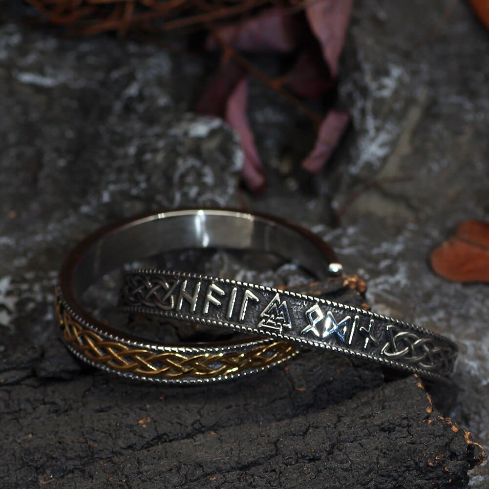 Valknut Bracelet with Rune Bearer