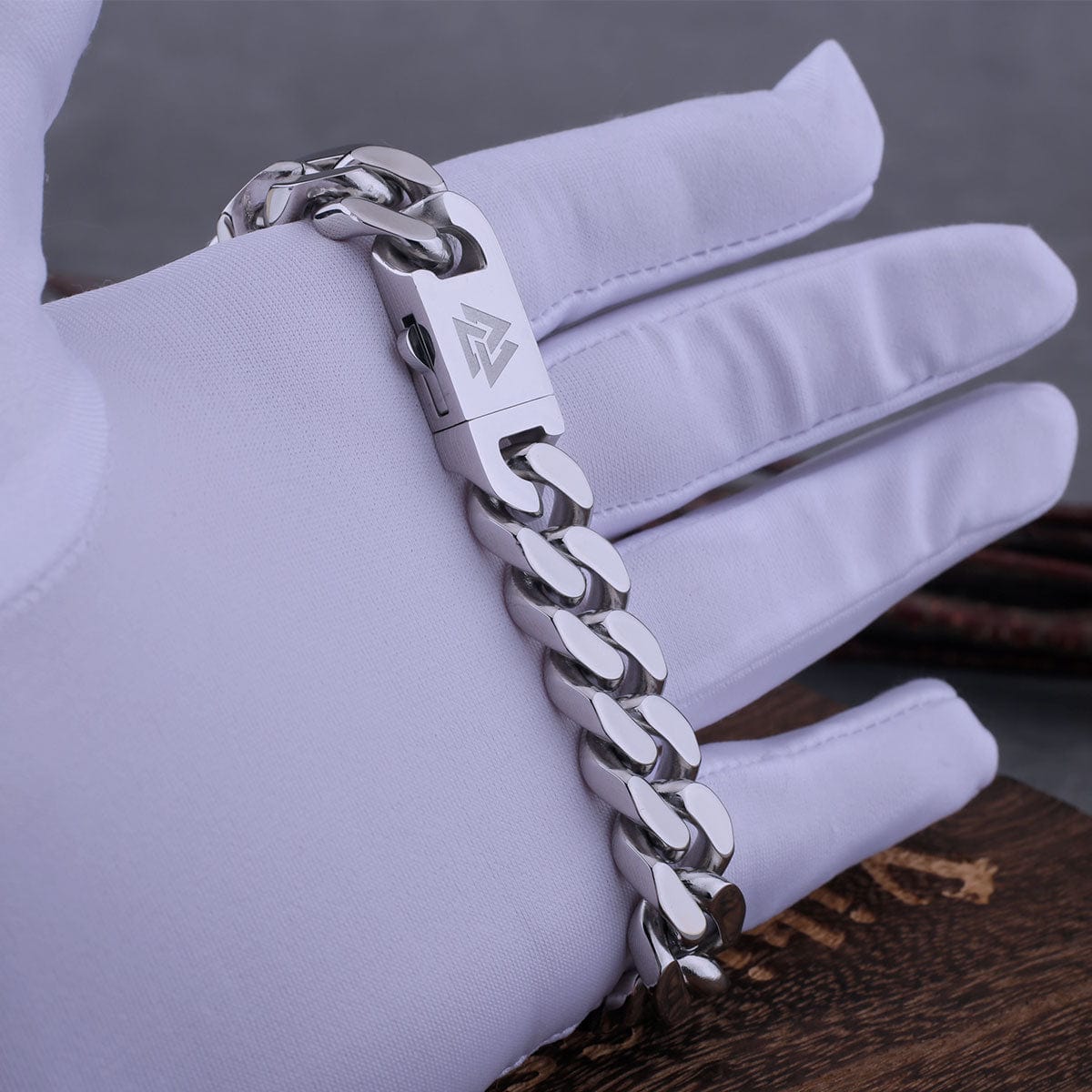 Viking Bracelet - The Power of the Valknut