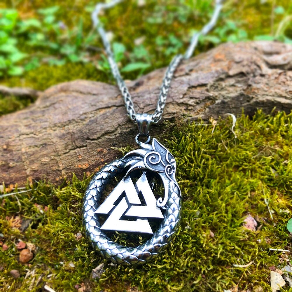 Necklace of the Valiant Warrior - Valknut