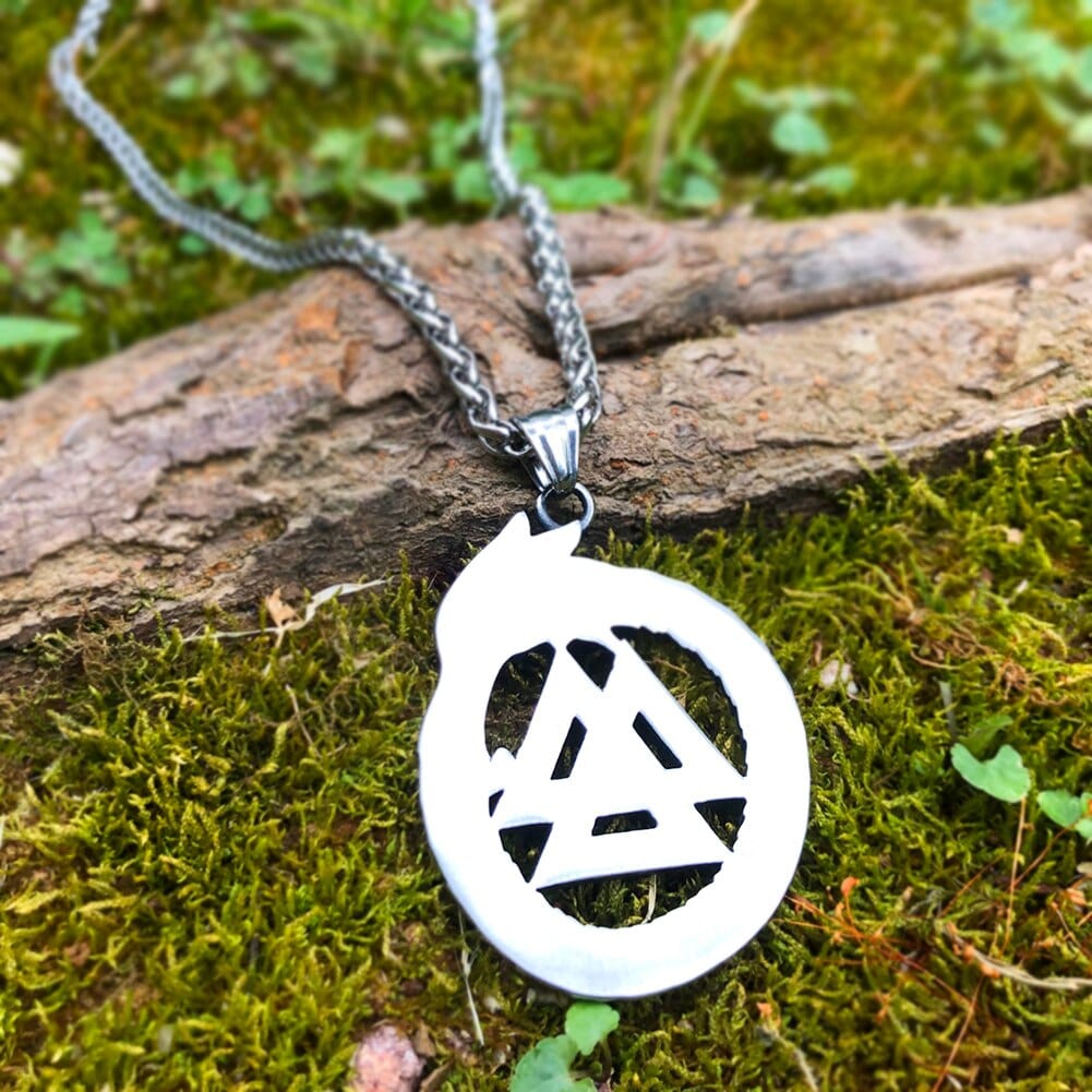 Necklace of the Valiant Warrior - Valknut