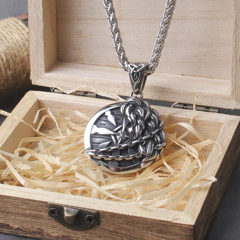 Viking Necklace "Shield Necklace Fur of Fenrir"