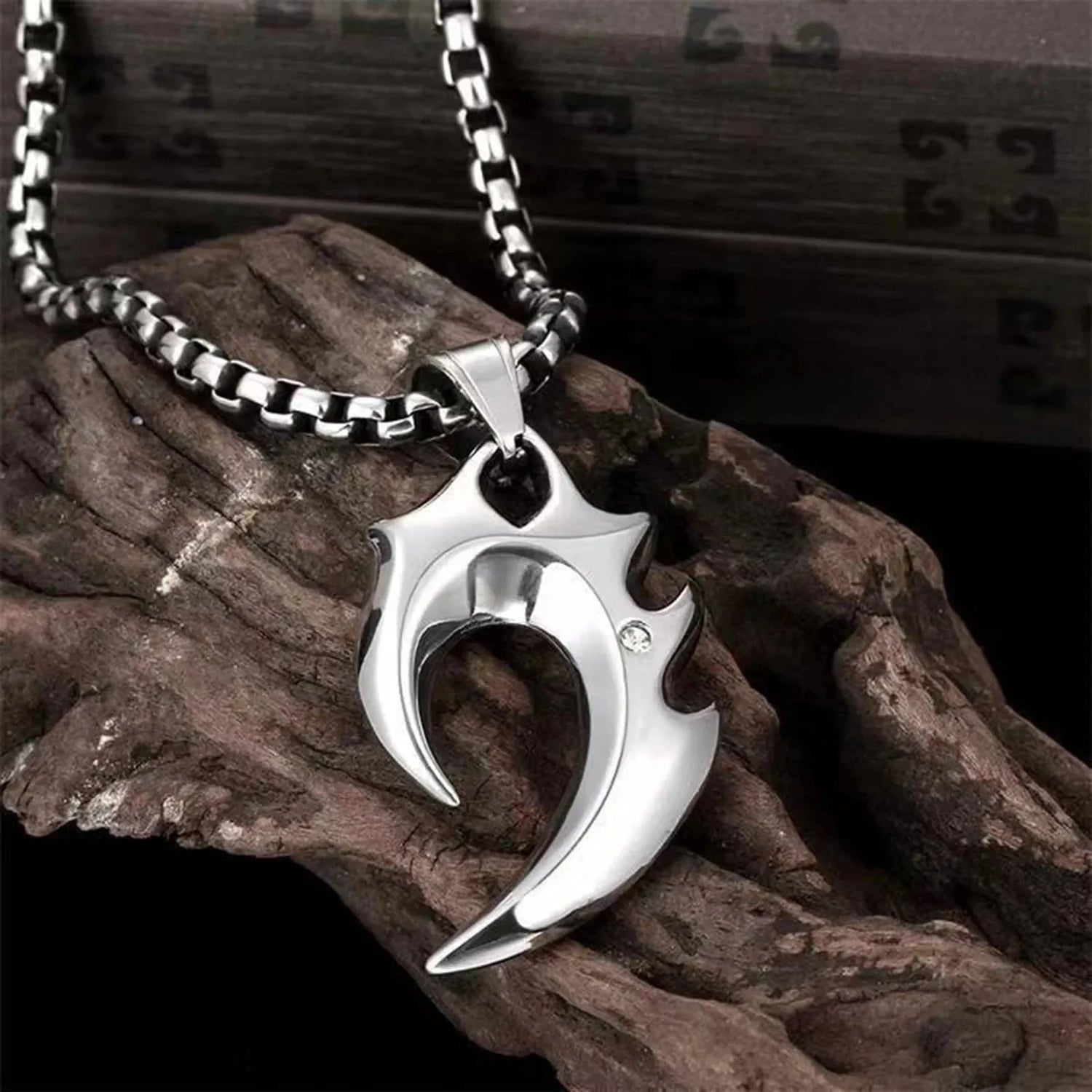 Viking necklace "Guide and protect"