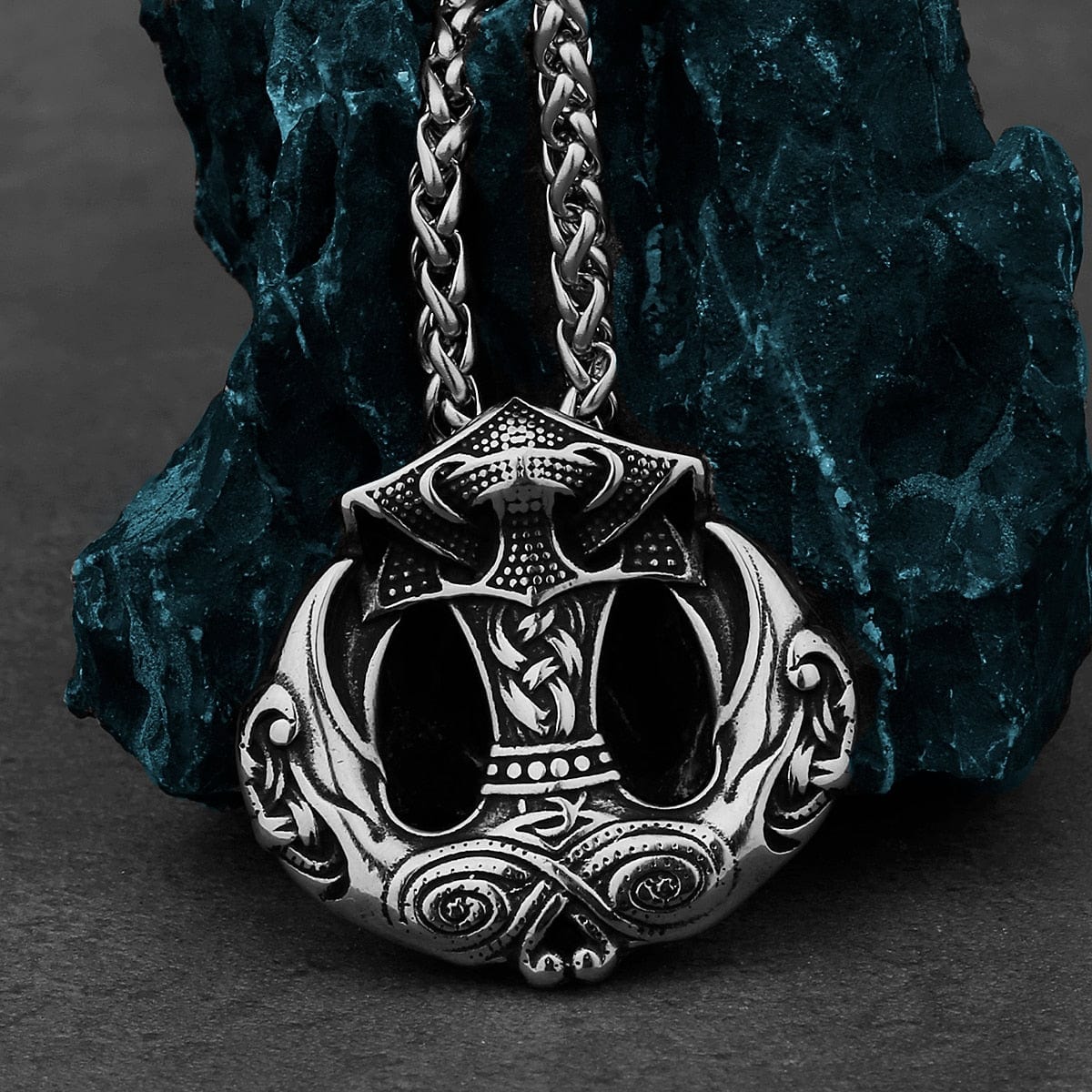 Vikings Necklace "Medallion of the Hammer and the Messenger"